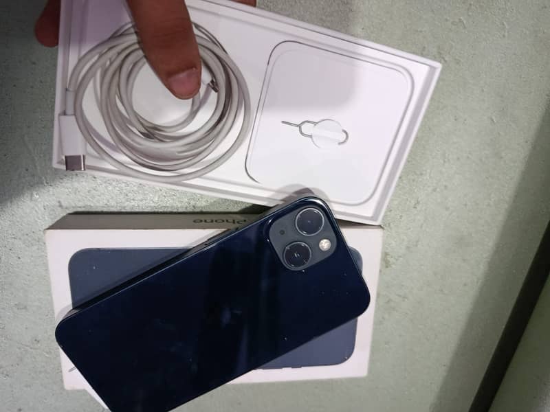 Apple iPhone 13 6