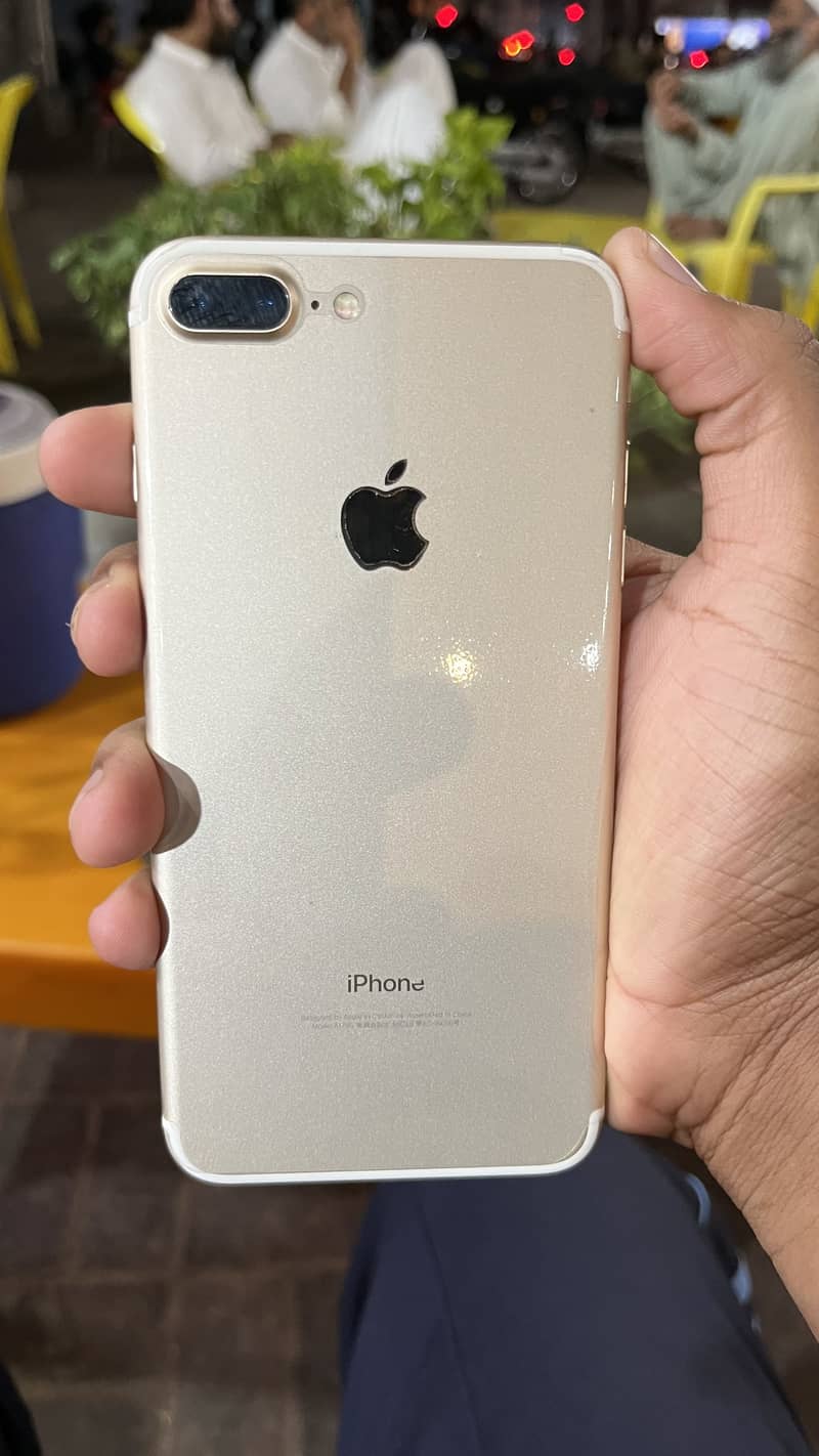 Apple iPhone 7 Plus 1