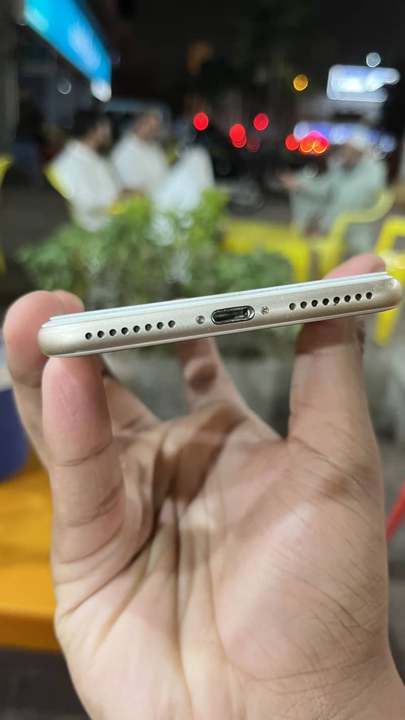 Apple iPhone 7 Plus 3