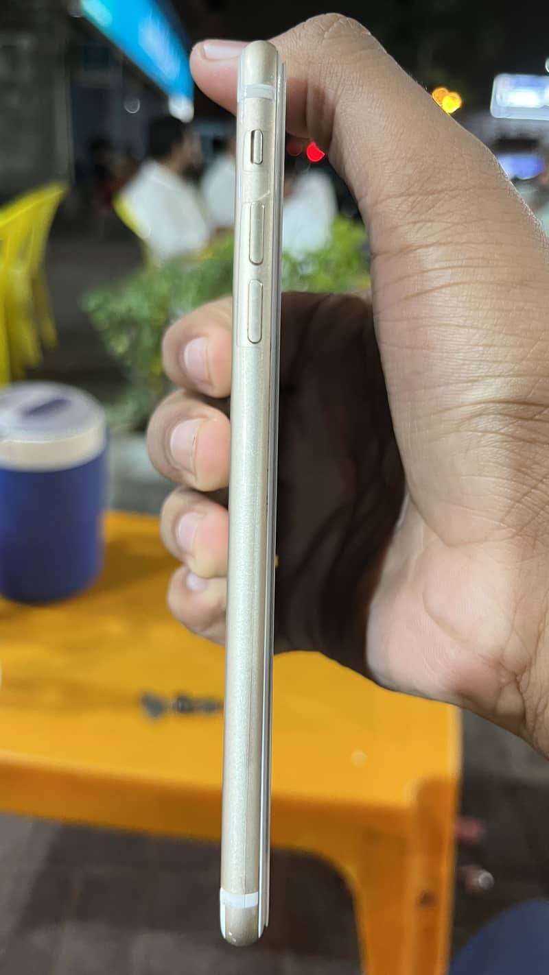 Apple iPhone 7 Plus 4