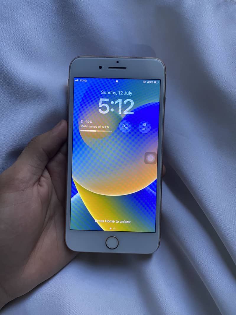 Apple iPhone 8 Plus 0