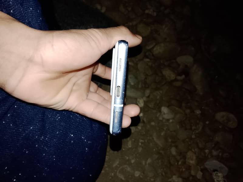 Google Pixel 7 4