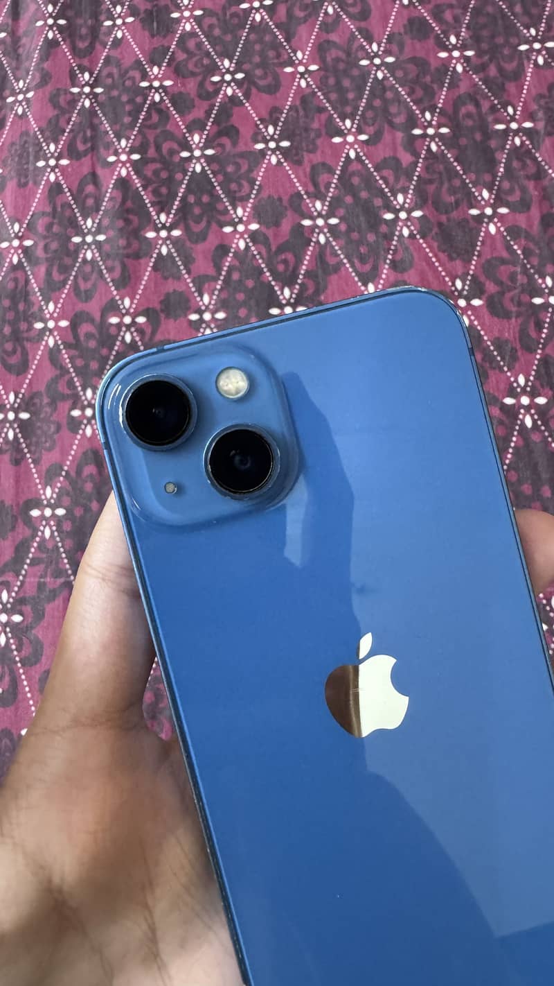 Apple iPhone 13 4