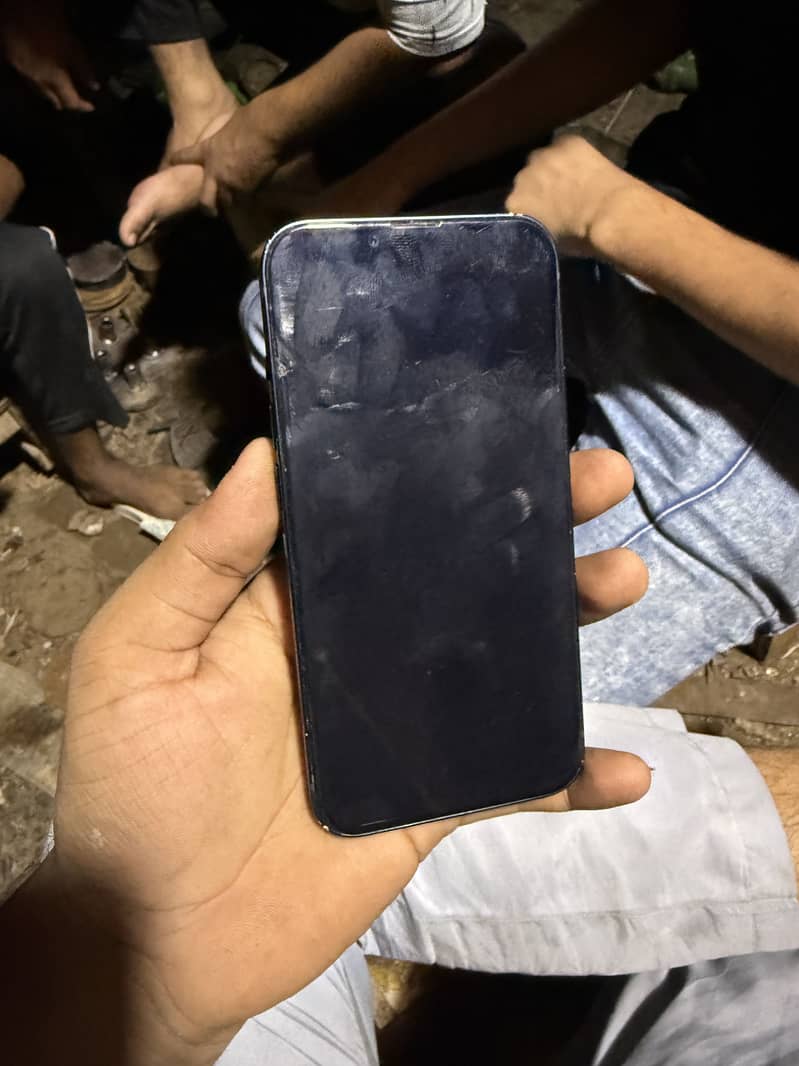 Apple iPhone 13 0