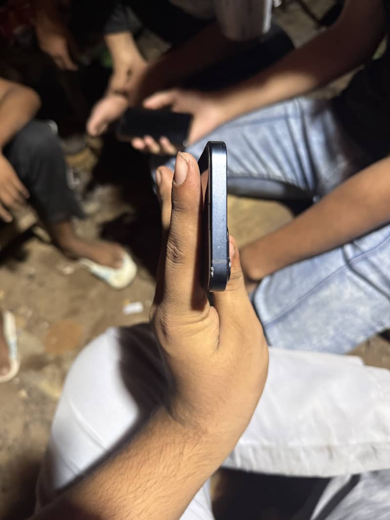 Apple iPhone 13 4