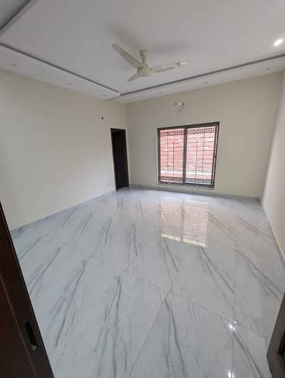 1 Kanal Double Storey Plaza For Rent In Raja Markete Garden Town