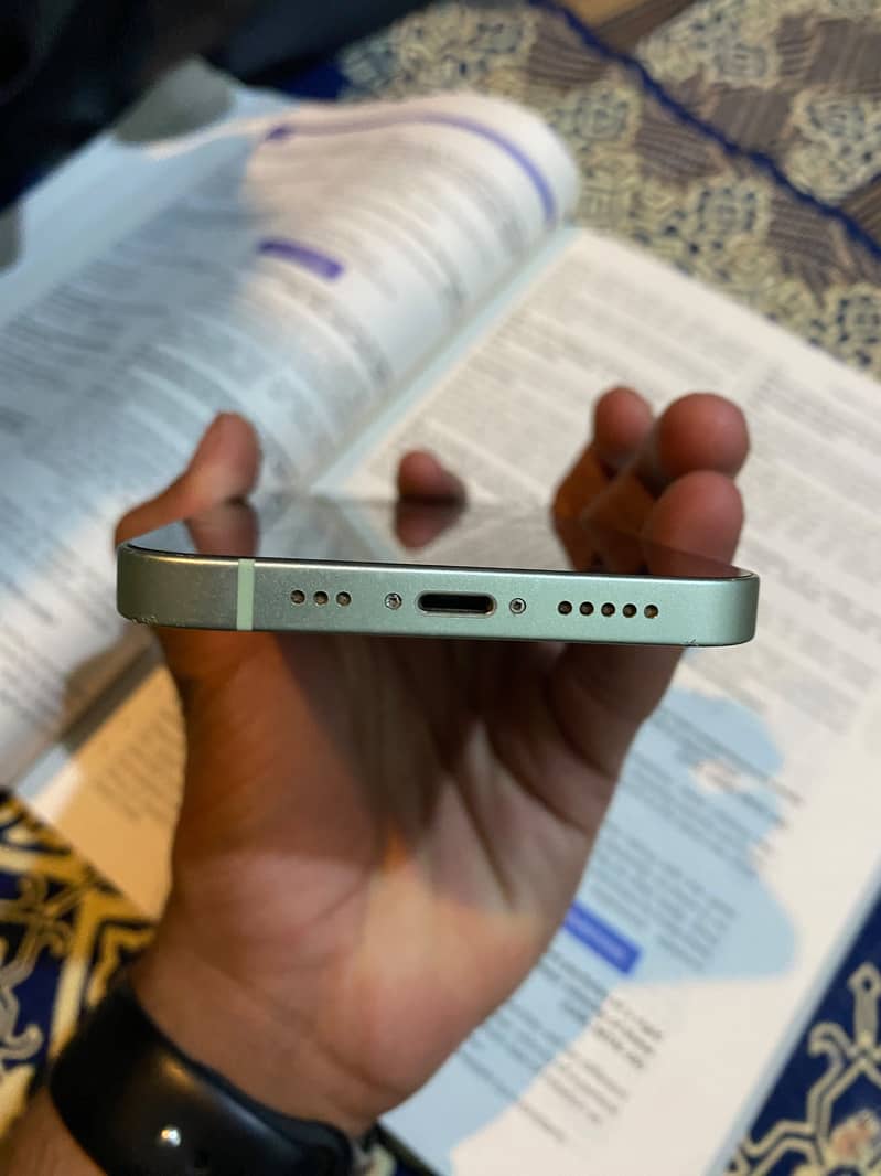 Apple iPhone 12 3