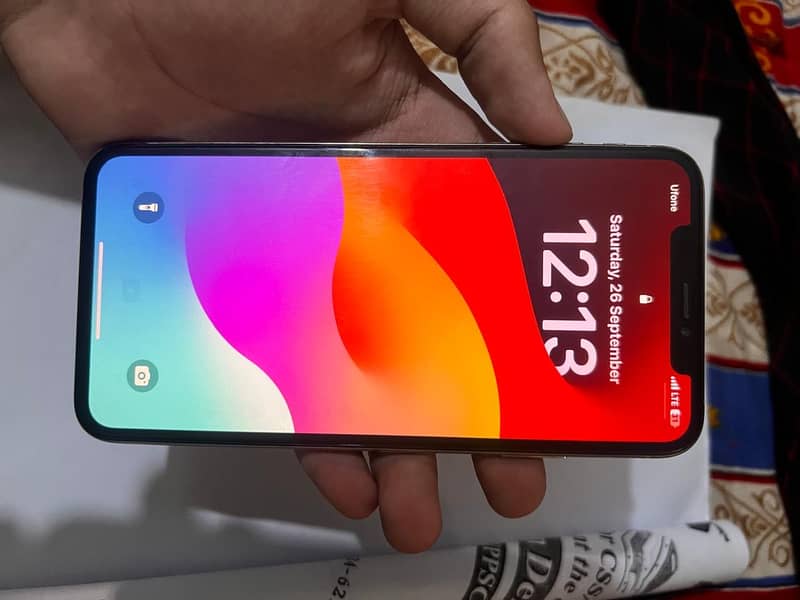 Apple iPhone XS Max 1