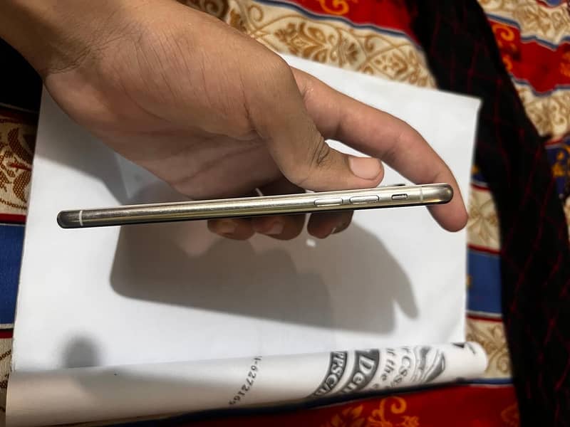 Apple iPhone XS Max 5