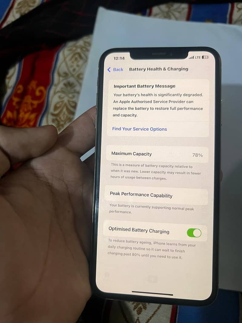 Apple iPhone XS Max 7