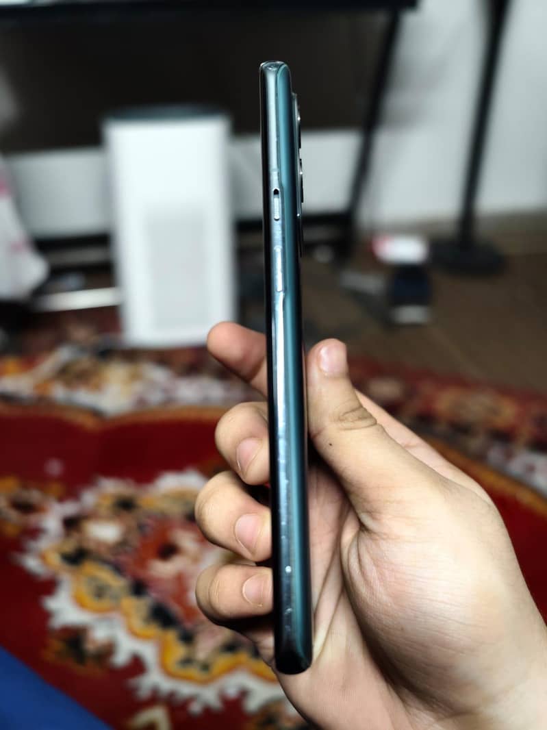 One Plus 9 Pro READ DESCRIPTION 2