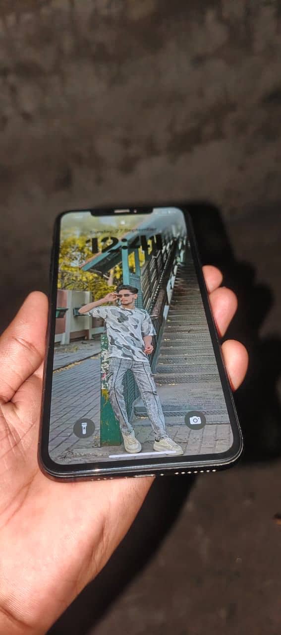Apple iPhone XS Max 1
