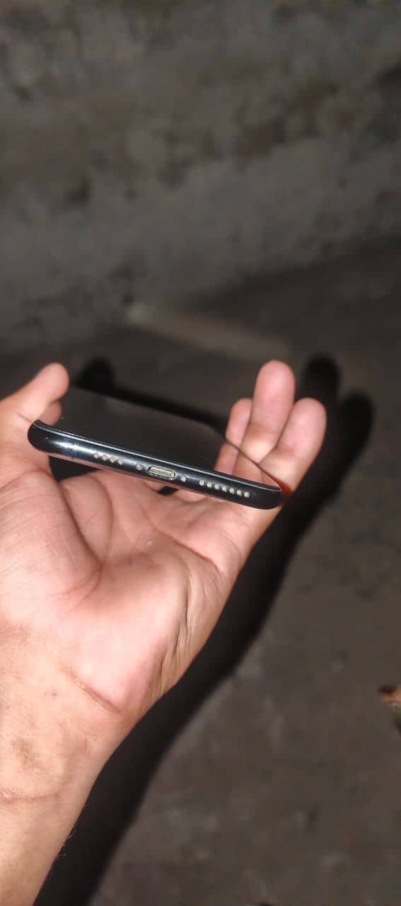 Apple iPhone XS Max 2