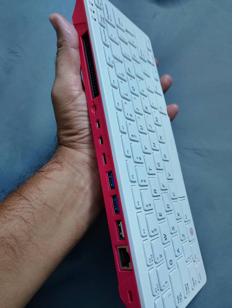 Raspberry Pi 400  Computer– 4GB RAM 0