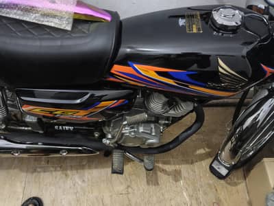 Fuel tank CG125 2027 Black Original with Genuine tanki monogram Honda