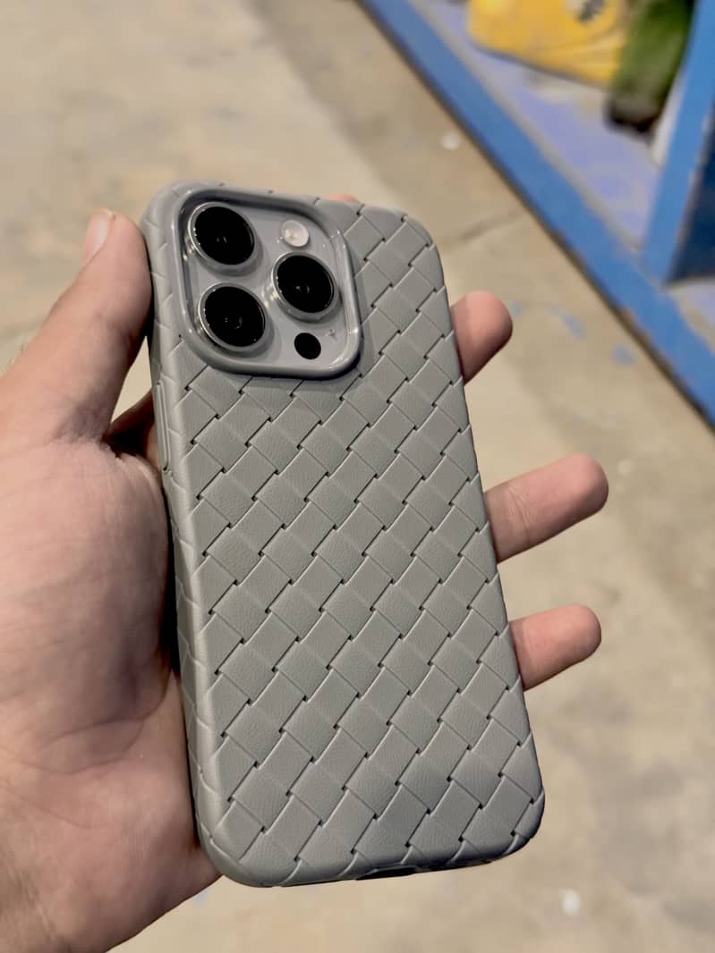Apple iPhone 15 Pro 0