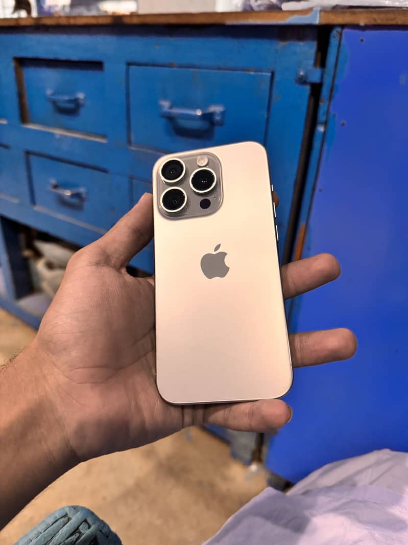 Apple iPhone 15 Pro 1