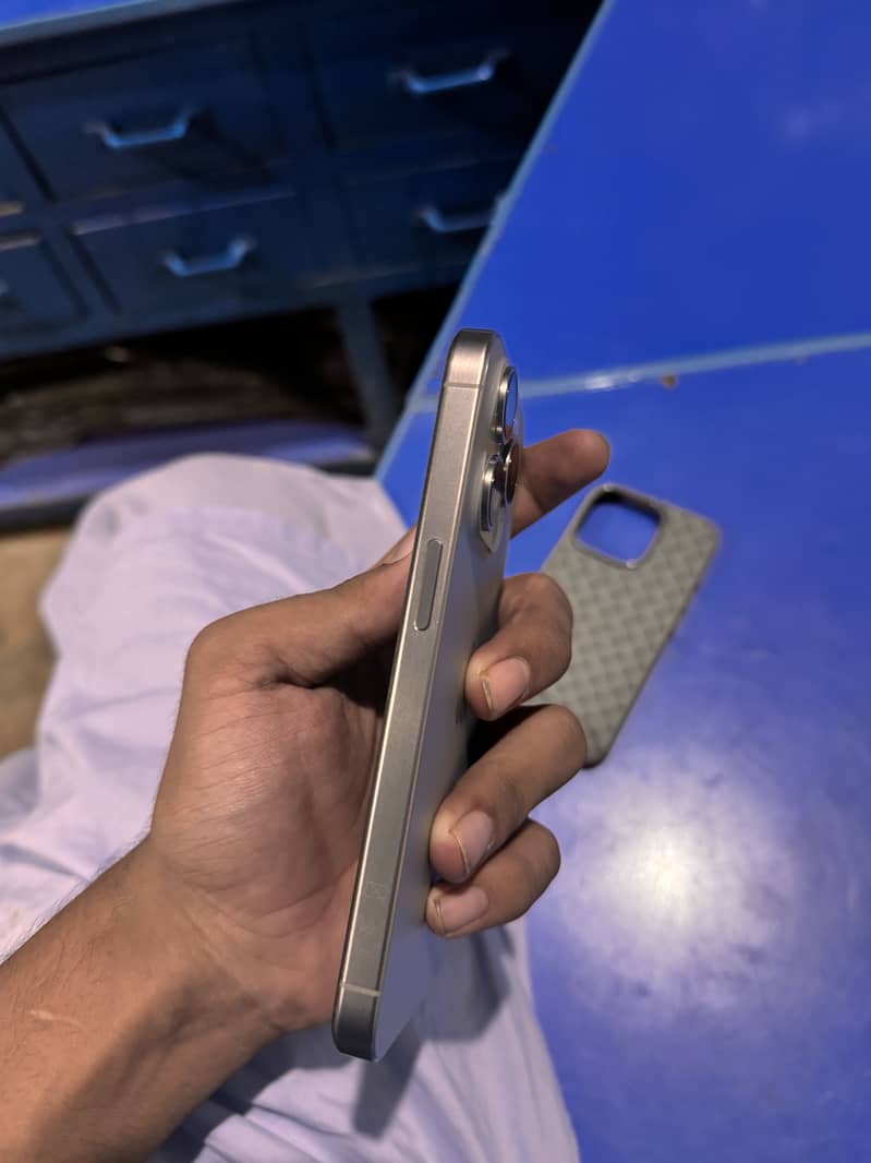 Apple iPhone 15 Pro 5