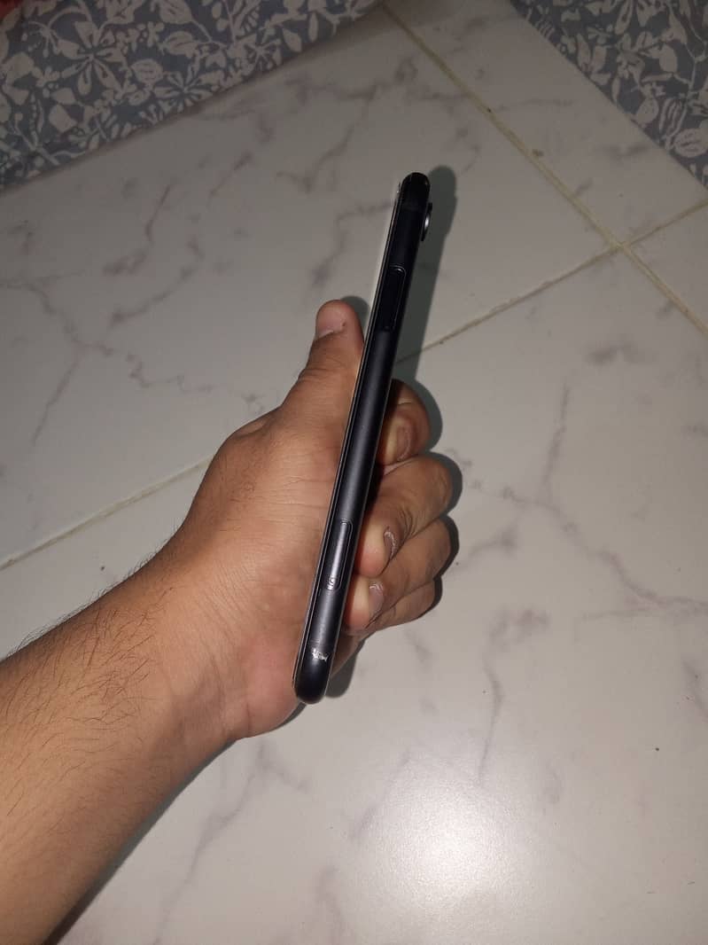 Apple iPhone XR 2