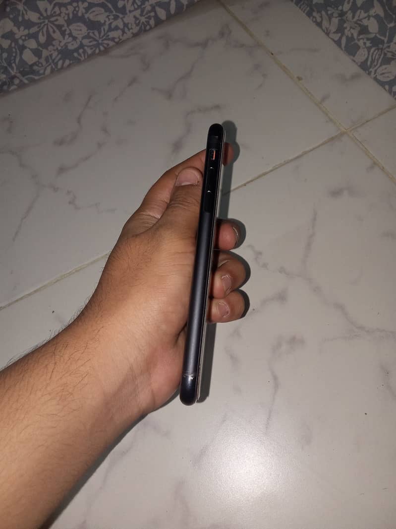 Apple iPhone XR 5