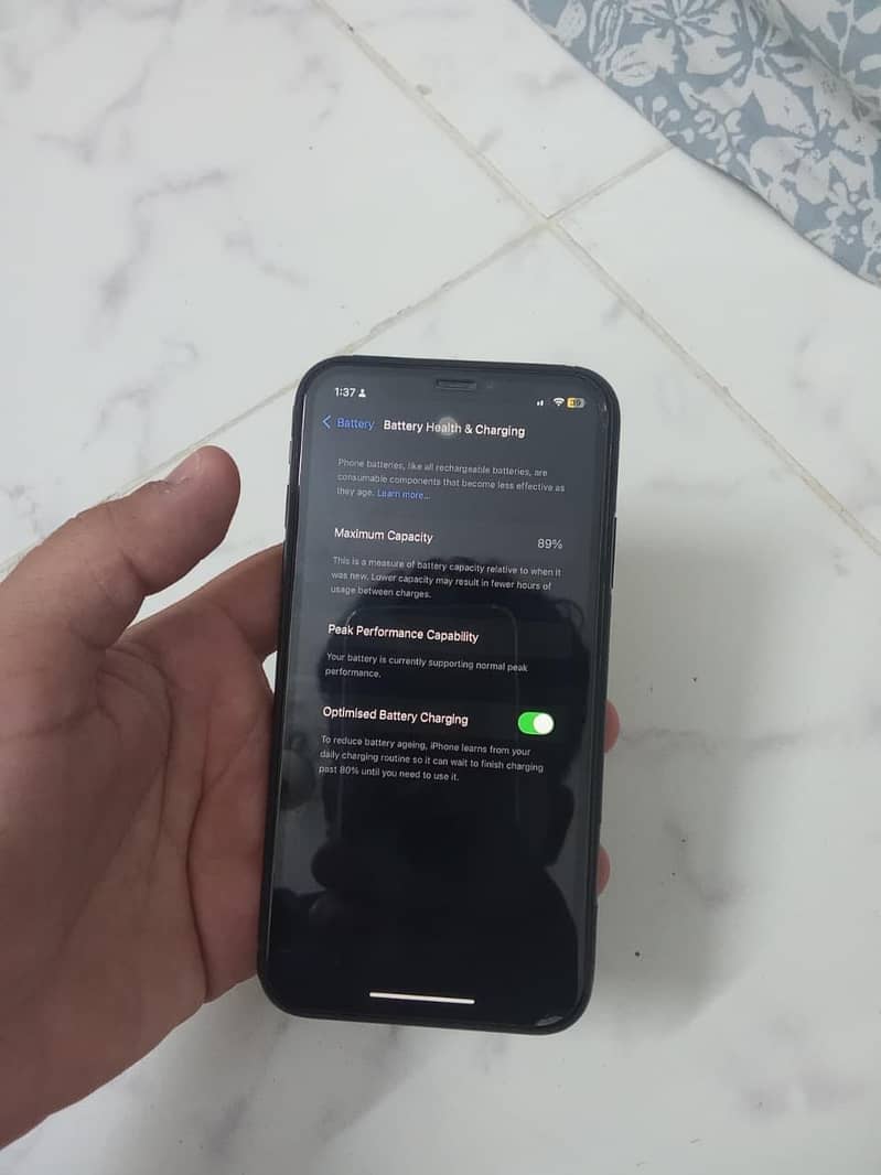 Apple iPhone XR 6