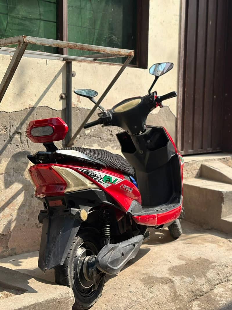 scooty ol 4