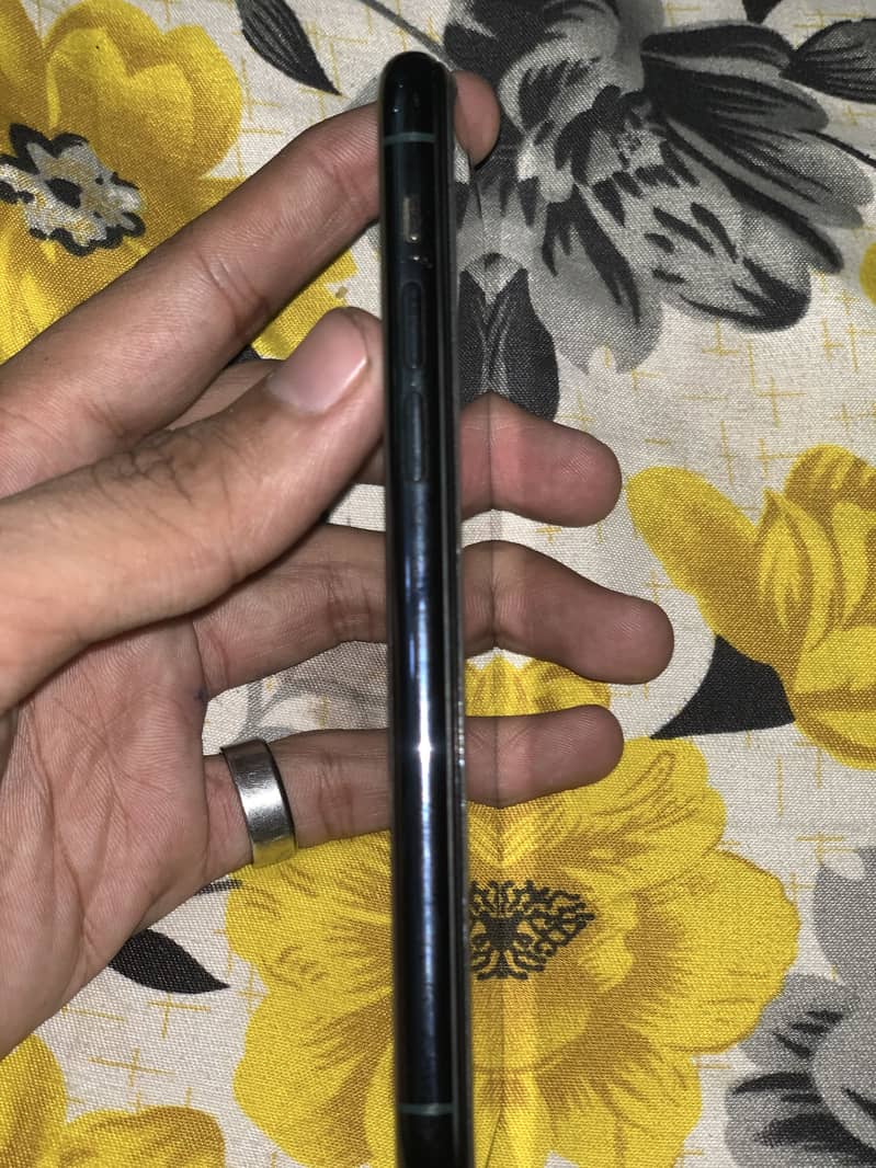 Apple iPhone 11 Pro 1