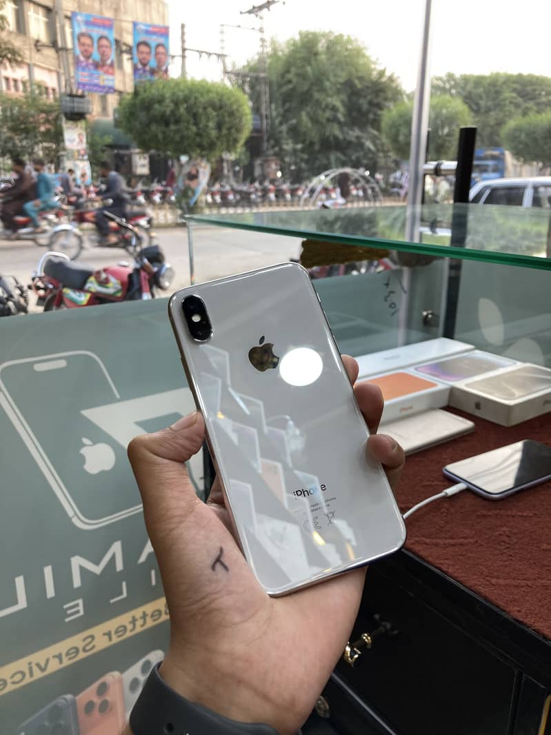 Apple iPhone XS Max 0