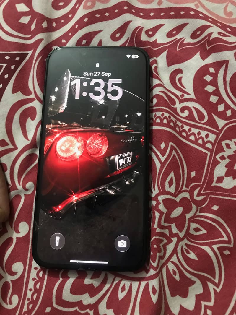 Apple iPhone 16e 0