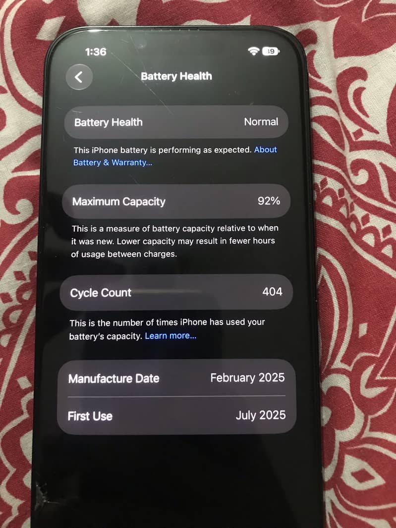 Apple iPhone 16e 3