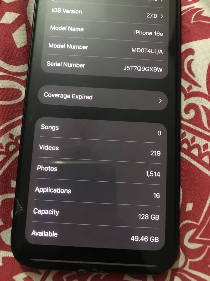Apple iPhone 16e 4