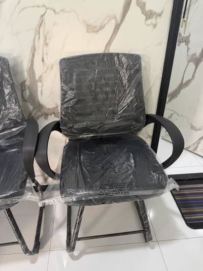 Visitors chairs 2 for sale in 9000