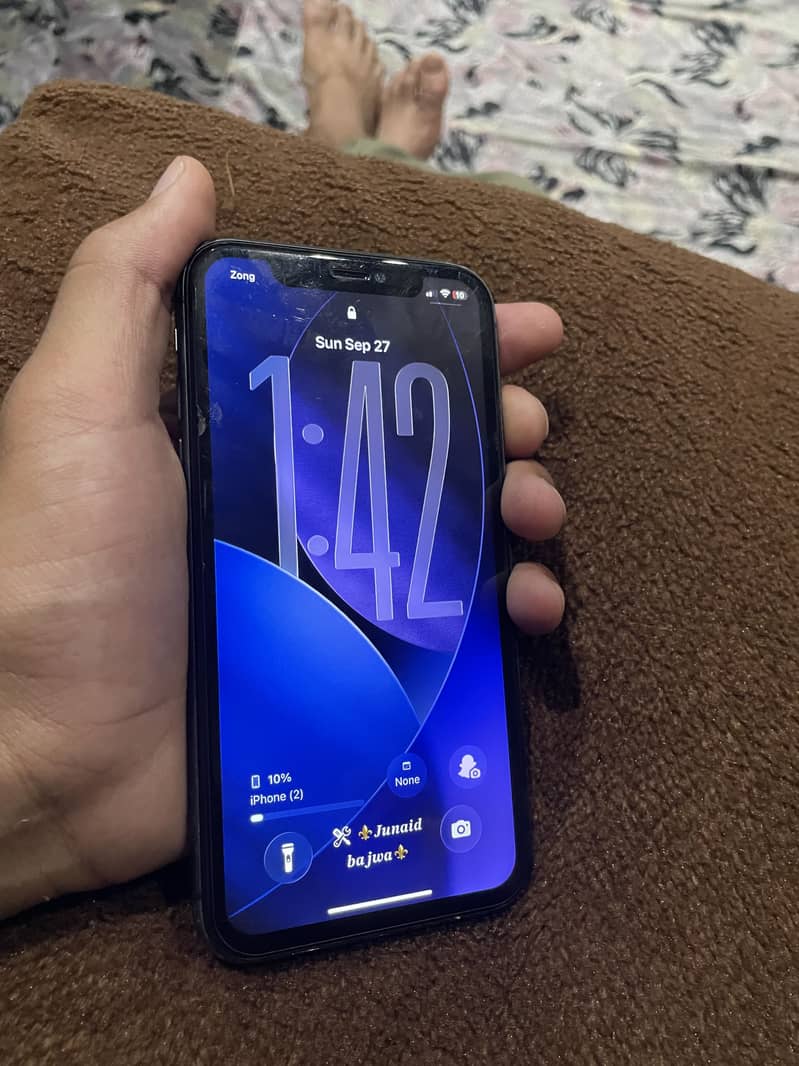 Apple iPhone 11 4