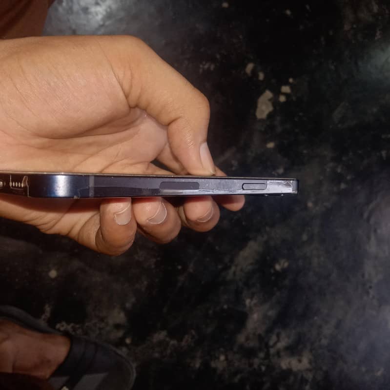 Apple iPhone 12 0