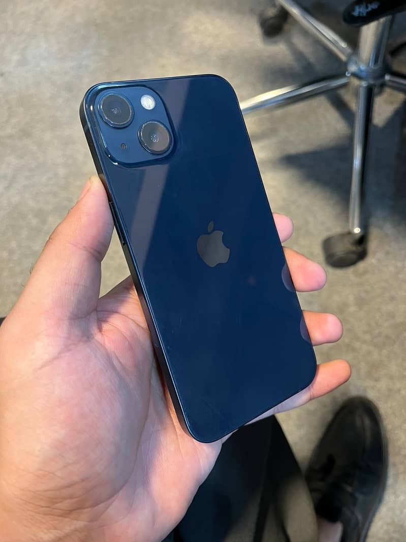 Apple iPhone 13 2