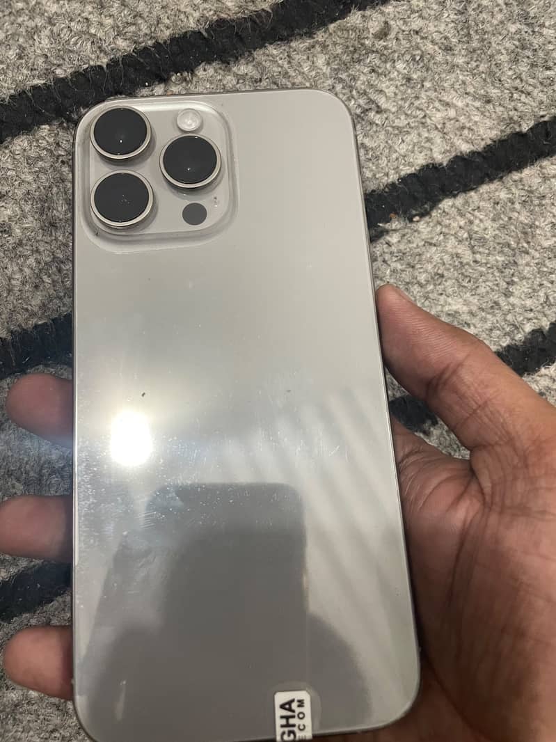 Apple iPhone 16 Pro Max 3