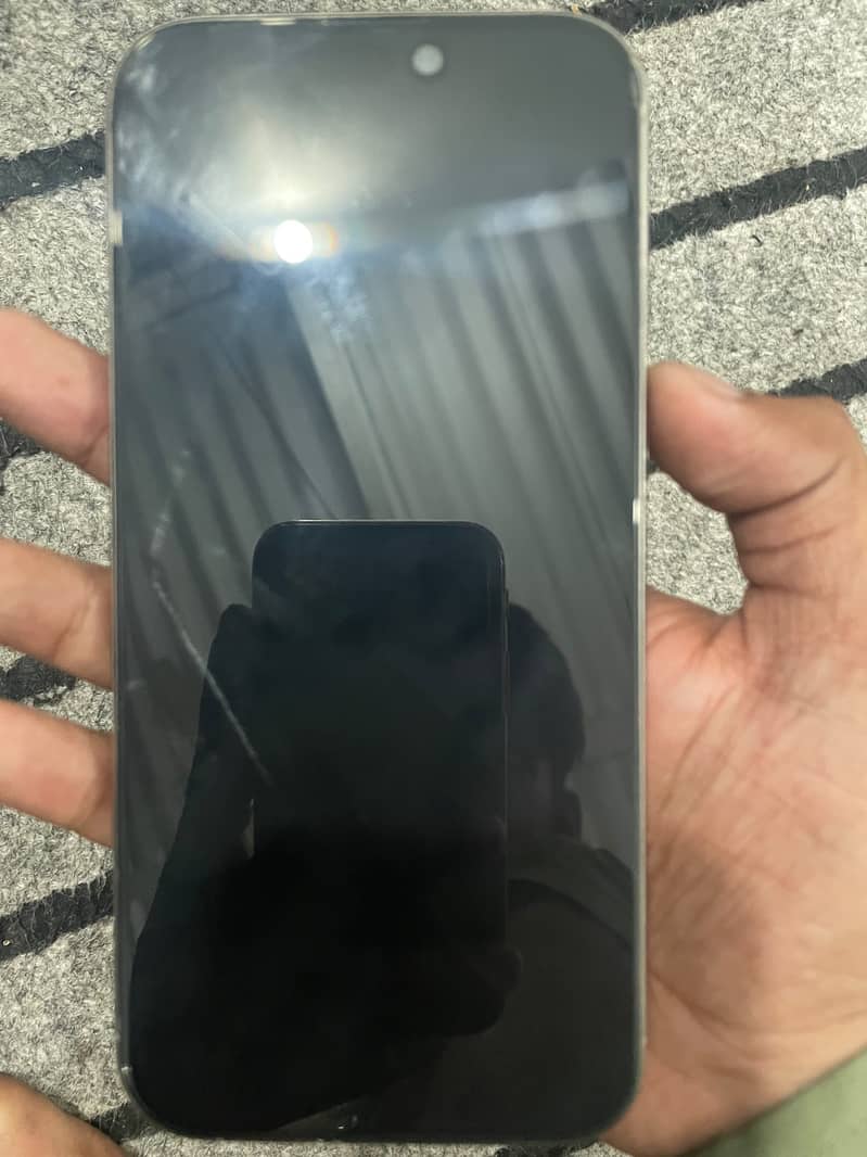 Apple iPhone 16 Pro Max 4