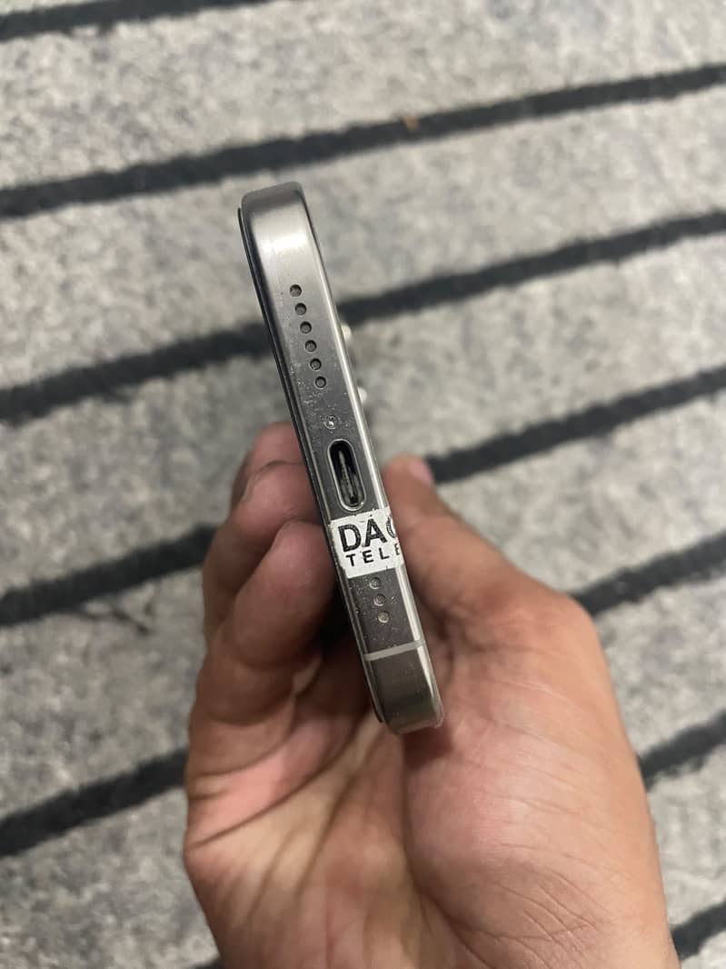 Apple iPhone 16 Pro Max 6