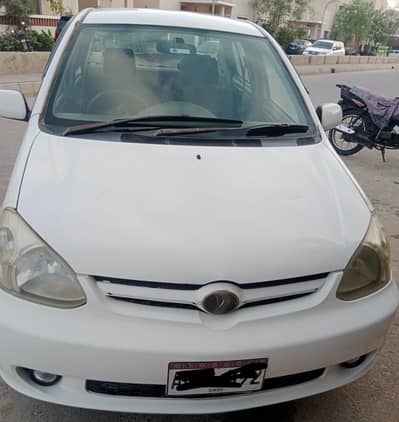 Toyota Platz 2005