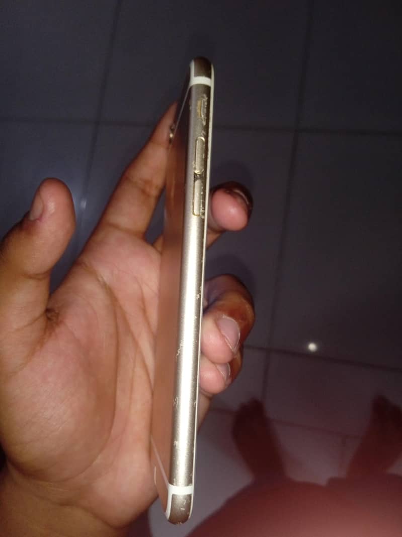 Apple iPhone 6S 8