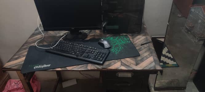 Gaming / work / office / home table