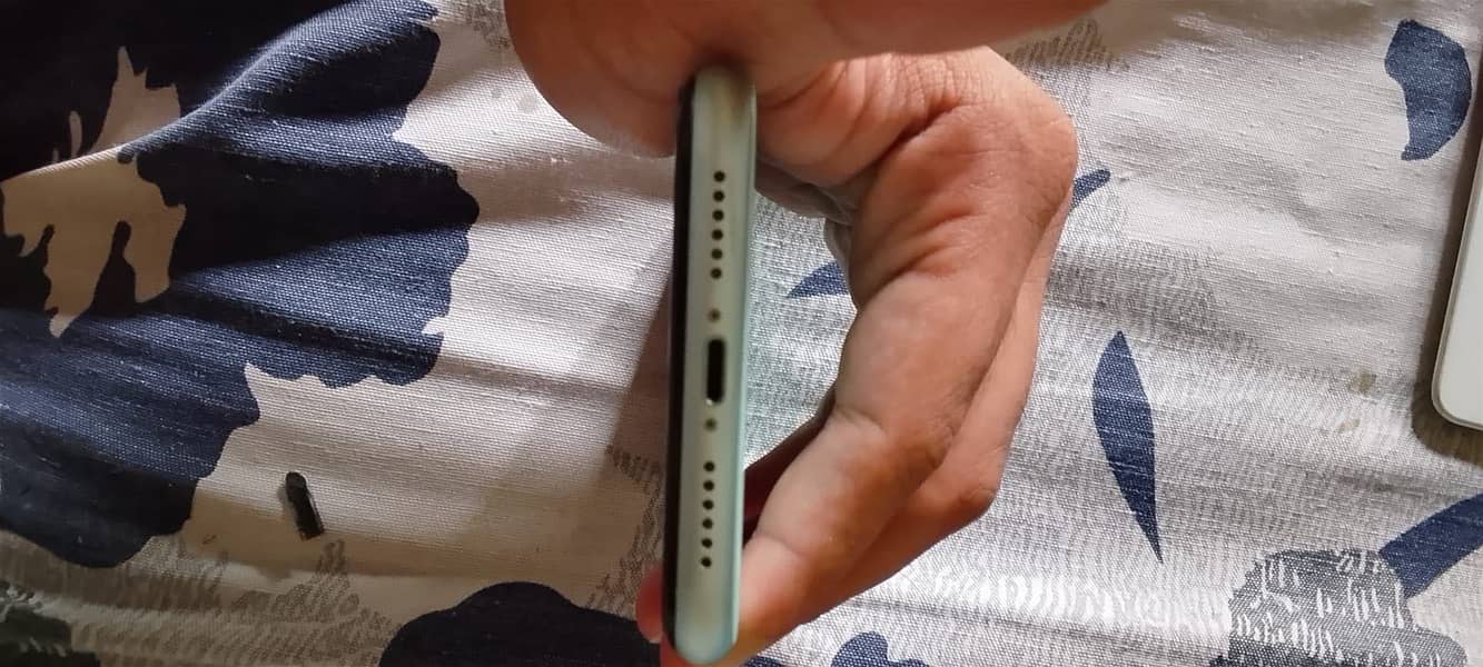 Apple iPhone 11 5