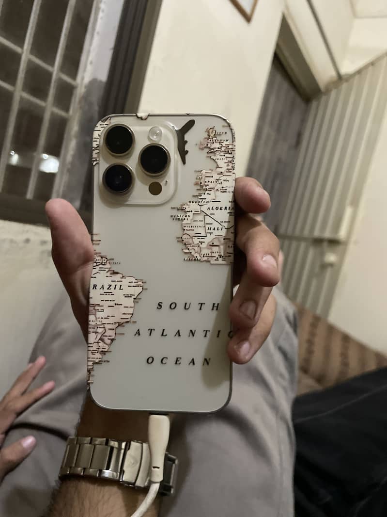 Apple iPhone 14 Pro 1