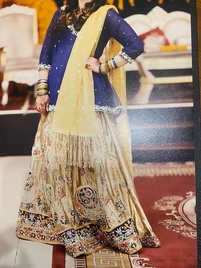 beautiful golden mehndi lehnga