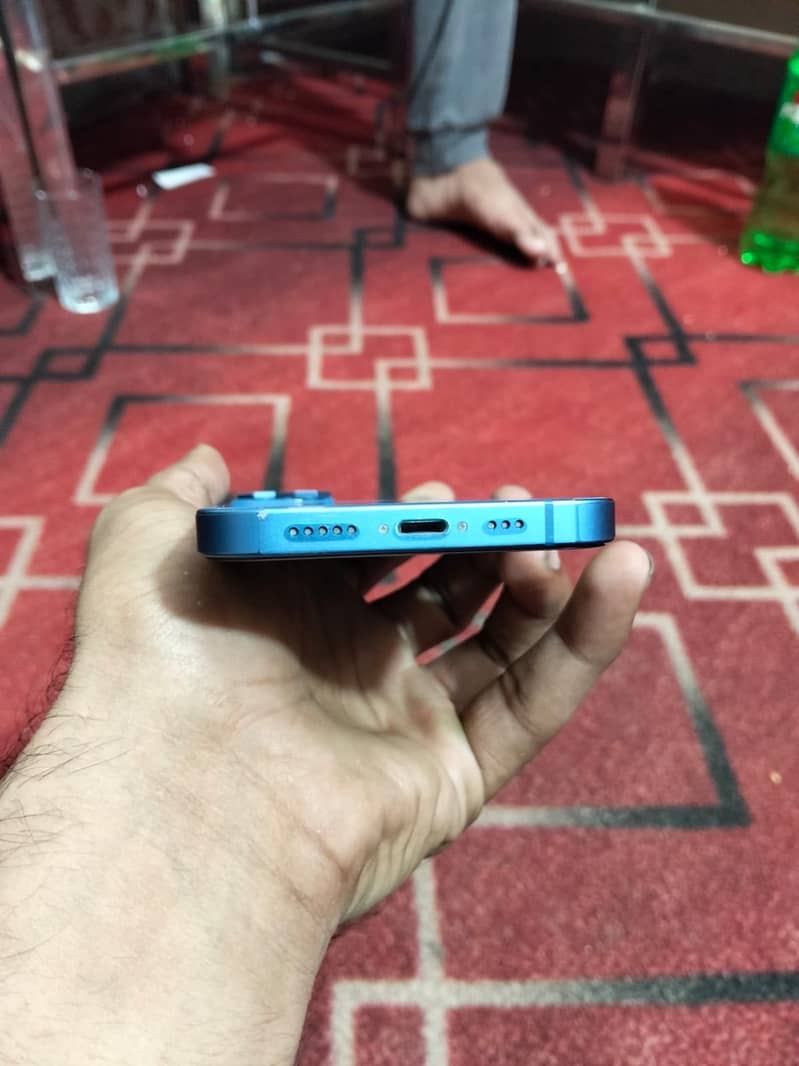 Apple iPhone 13 6