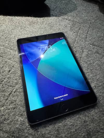 ipad mini 5 with box