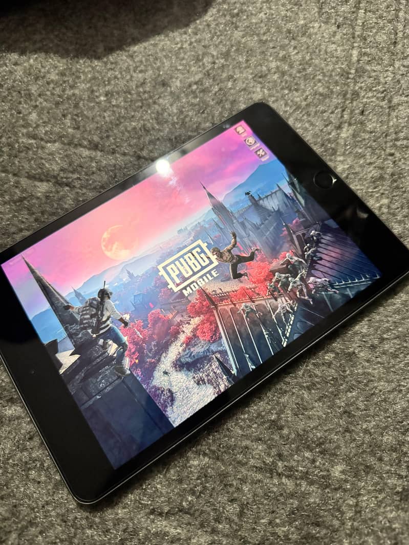 ipad mini 5 with box 3