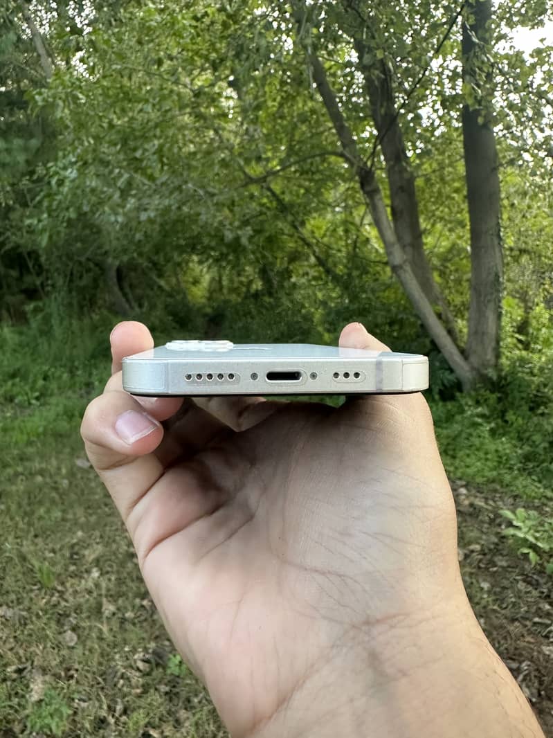 Apple iPhone 13 1
