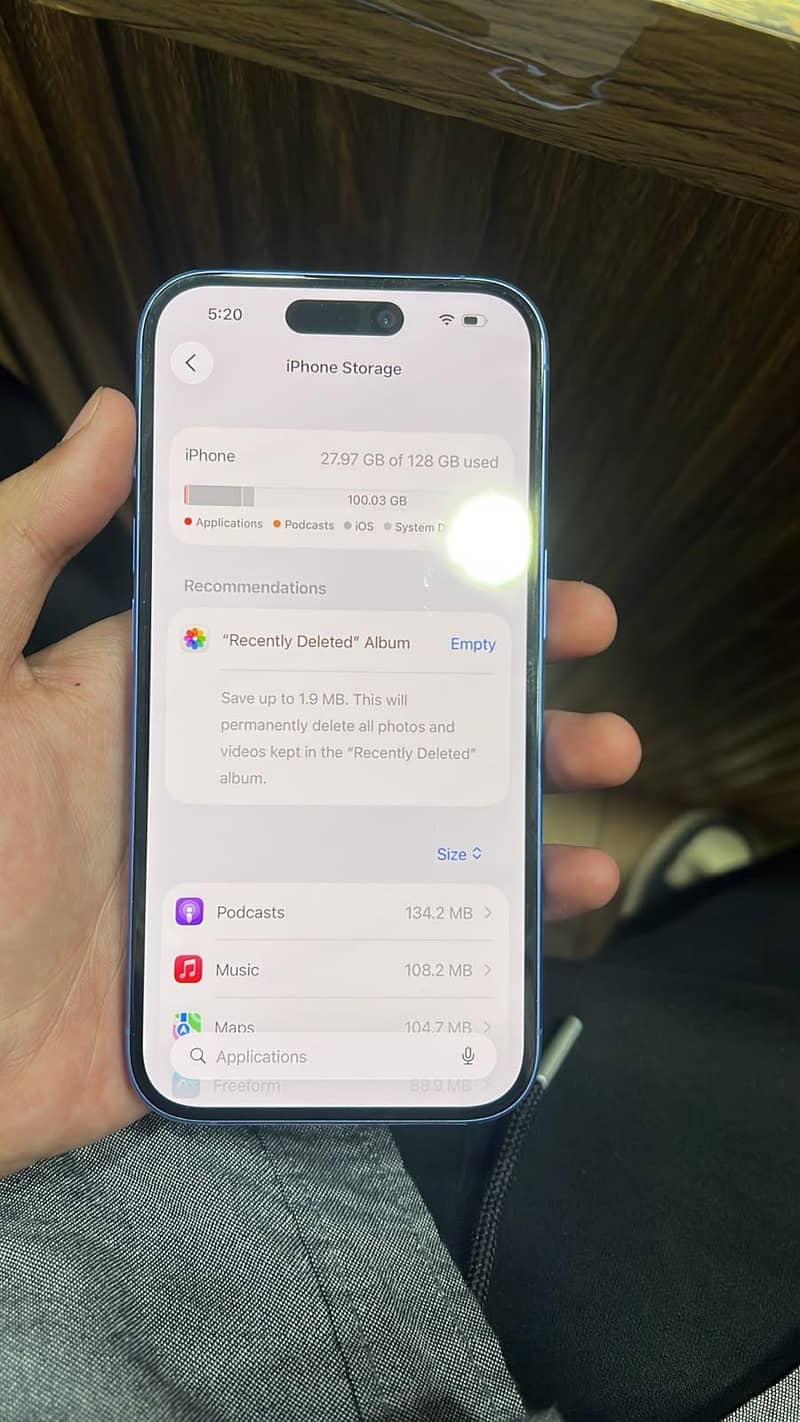 Apple iPhone 16 2
