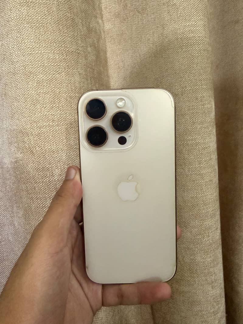 Apple iPhone 16 Pro Max 0